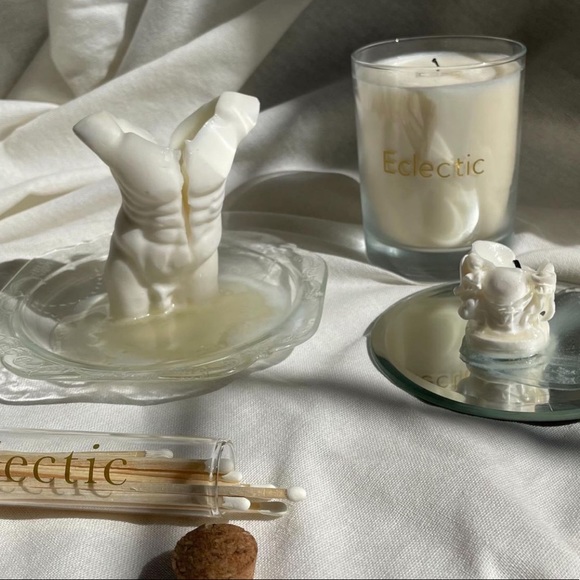 Hand Poured Male Torso Soy Wax Sculptural Candle: Homme - Picture 2 of 2